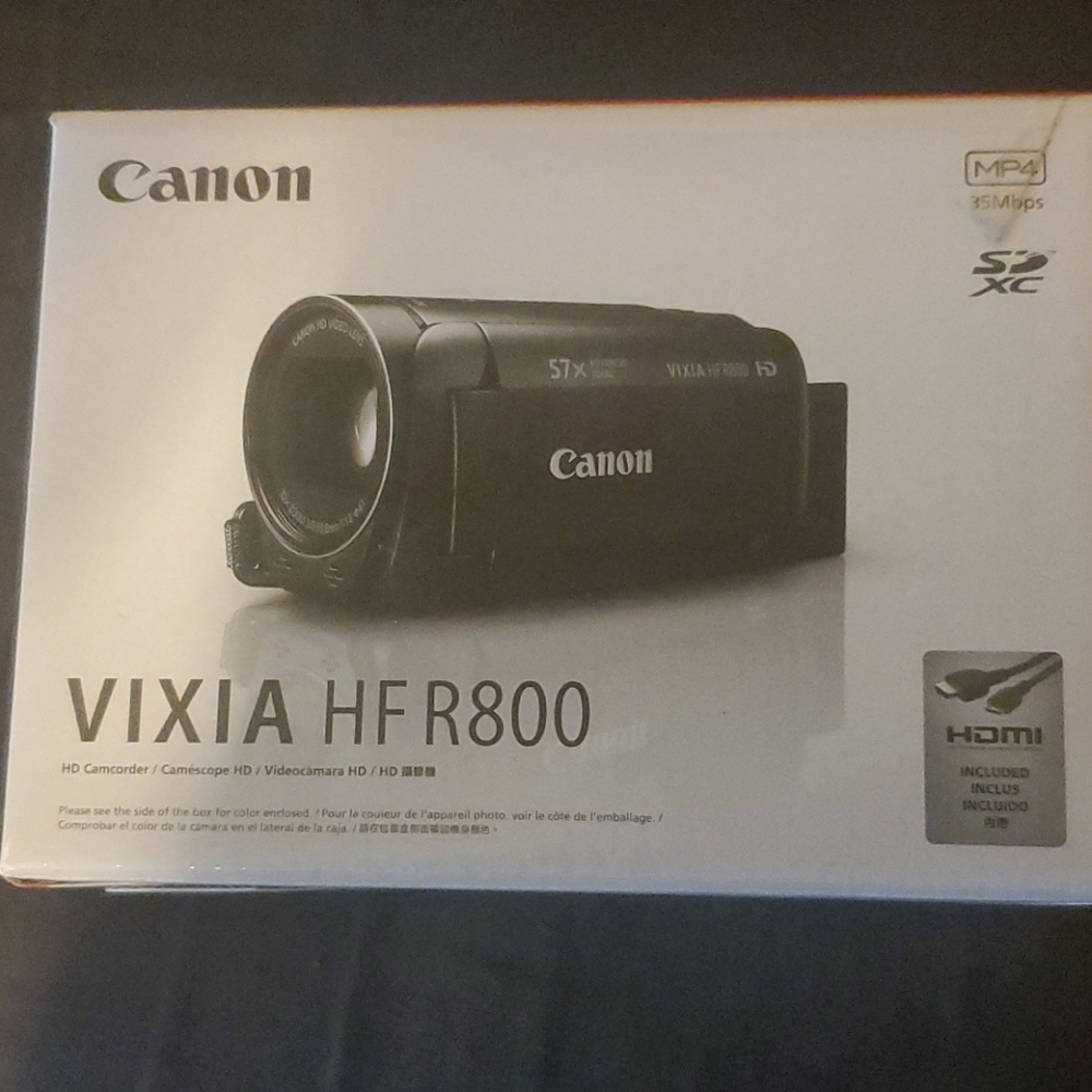 Canon Vixia HF R800 camcorder new in box